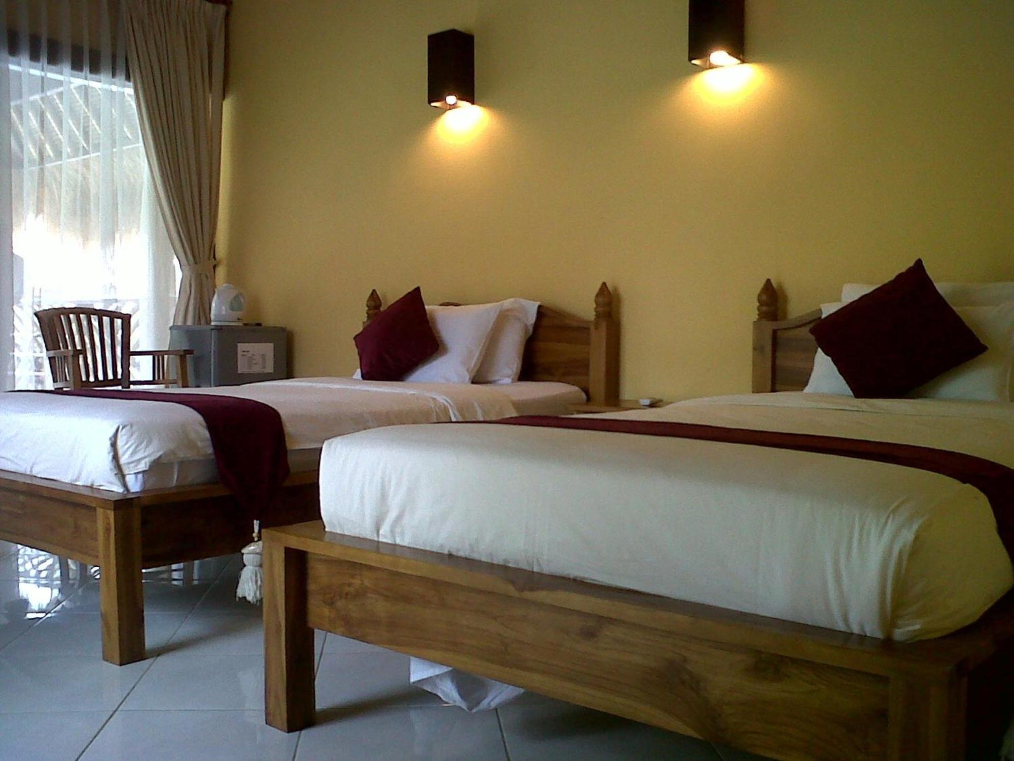 Hotel Mutiara Bali Candidasa Exterior foto