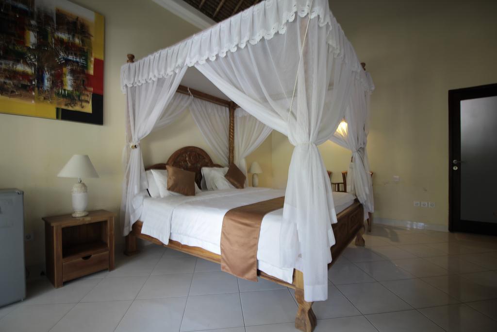 Hotel Mutiara Bali Candidasa Exterior foto