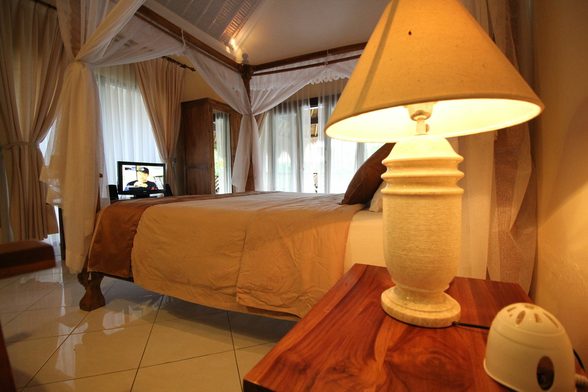 Hotel Mutiara Bali Candidasa Exterior foto