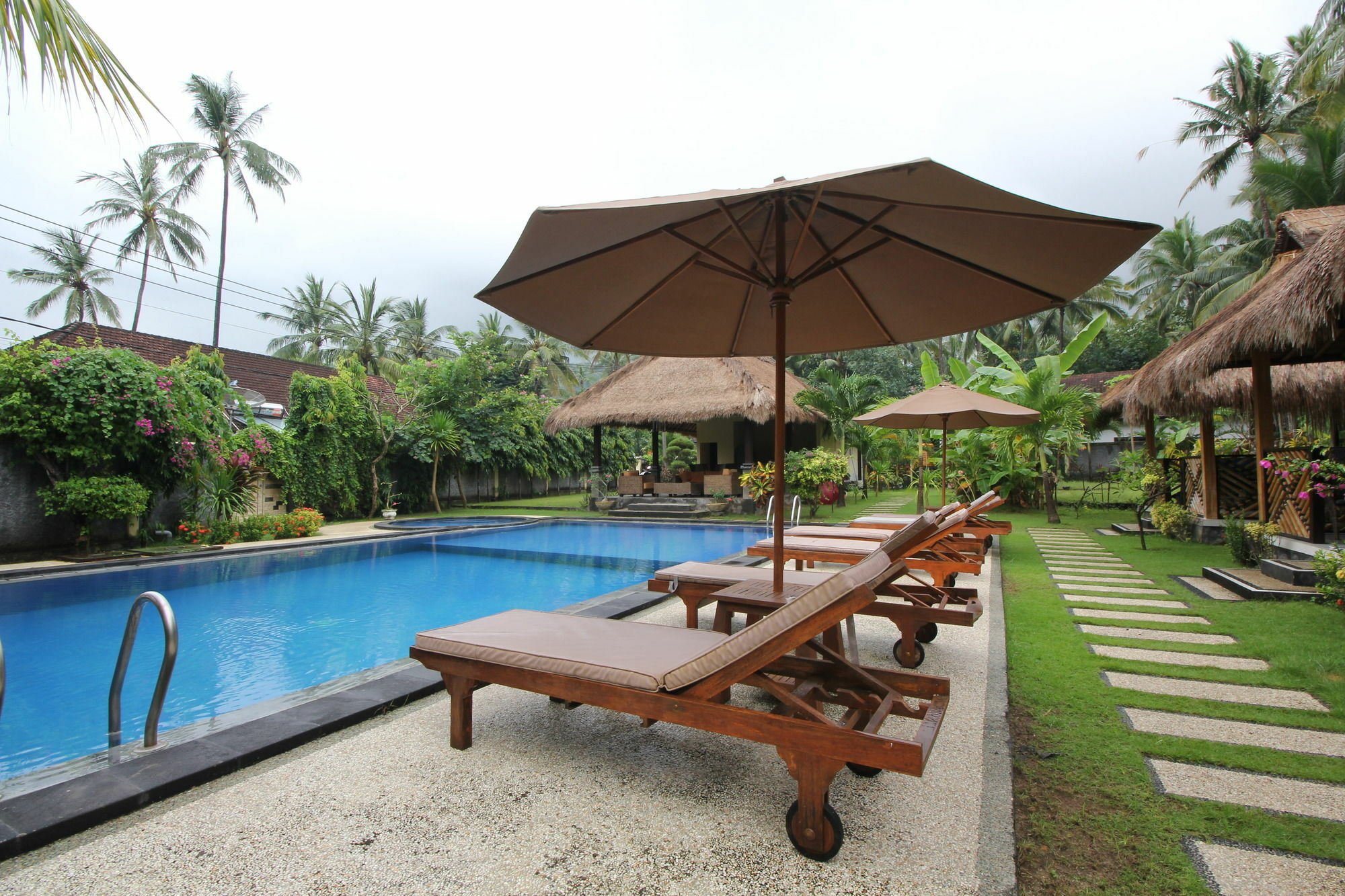 Hotel Mutiara Bali Candidasa Exterior foto